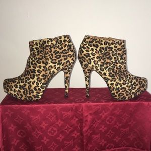 Suede Leopard ankle boot